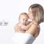 Le lien mer bébé enfant mis en image par la photographe lyly flash