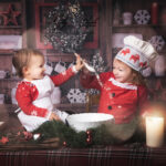 Bandol – Les couleurs de Noël se mêlent à l'enthousiasme des enfants pour une séance photo pleine de joie à Bandol.