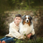 portrait d enfants en pleine nature avec leur meilleur ami