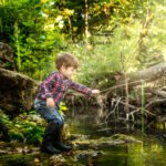 photo enfant en extérieur près de l'eau