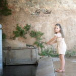 quand la poésie d un lien en extérieur sublime le sourire d une enfant en shooting photo près de Baudinard-sur-Verdon