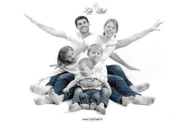 photographe-bébé-et-famille-en-studio-photo-dans-le-var